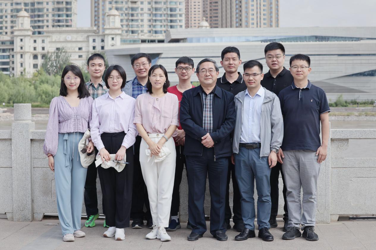 A research team headed by Professor Mo Jihong carries out investigation in Gansu Province