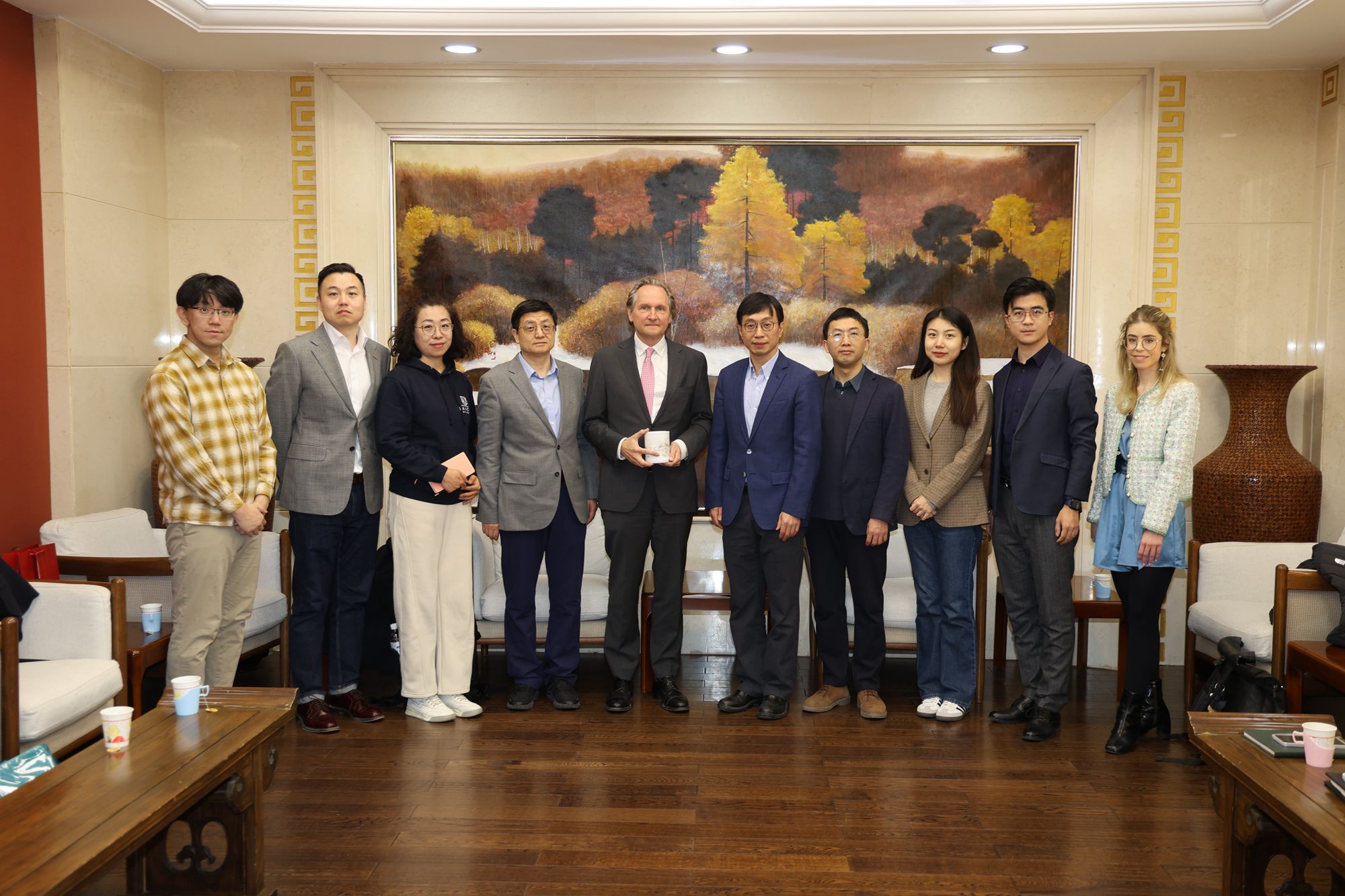 The director of the Max Planck Institute for Legal History and Legal Theory in Germany visits CASS Institute of Law